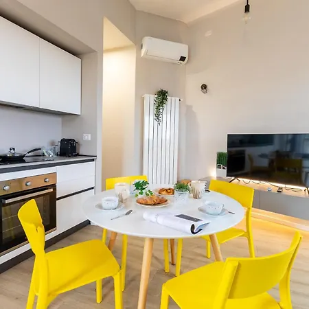Farini Sola Design E Forest View Porta Nuova Apartman *