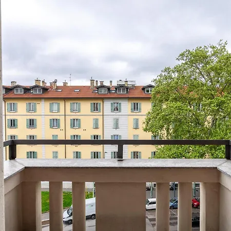 Farini Sola Design E Forest View Porta Nuova Apartman