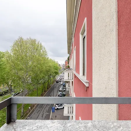 Farini Sola Design E Forest View Porta Nuova Apartman
